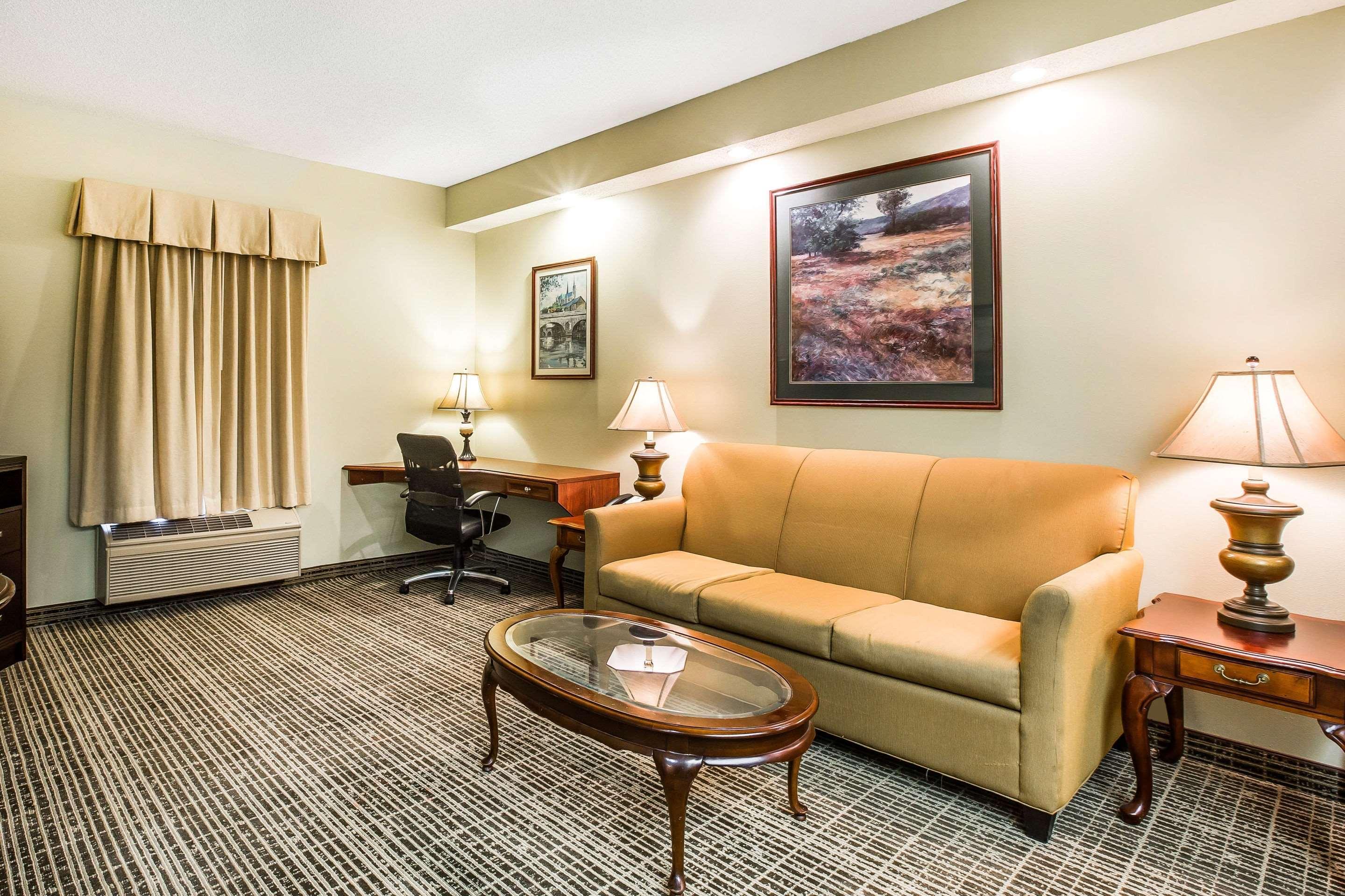 Inn Quality - Atlanta South 2*
